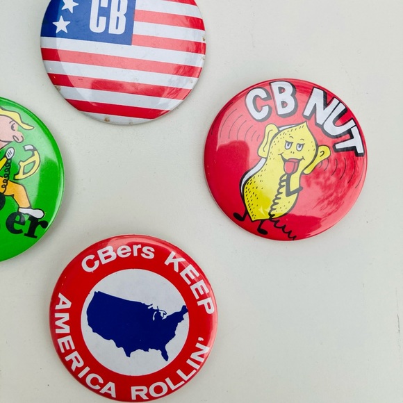 Set of 4 CB themed pinbacks 1974 Russ Berrie - Picture 3 of 5